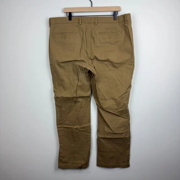 Old Navy Men's Ultimate Straight Chino Pant, Size 40x30 - Picture 3 of 5